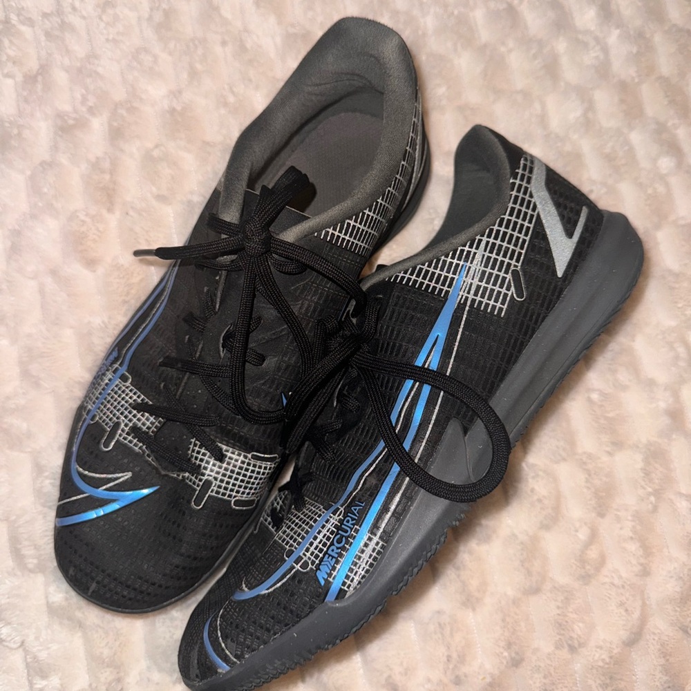Nike Mercurial Vapor 14 Academy IC Soccer Cleats